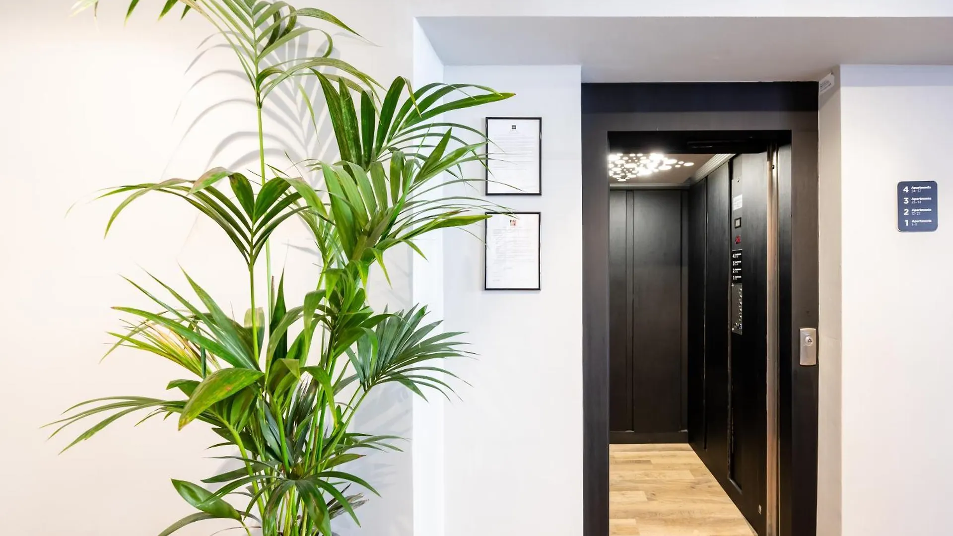 Staycity Aparthotels Dublin Augustine 3*,